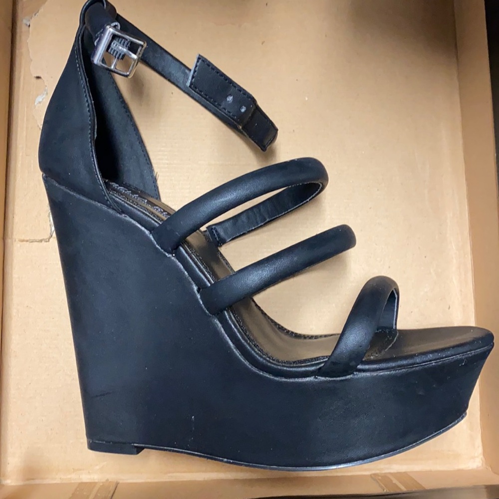New black must have strap shoes